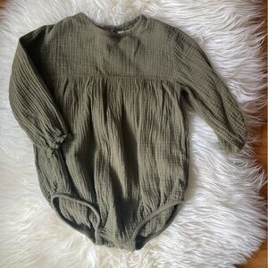Olive Long-Sleeve Baby Romper - Classic Gauze Jumpsuit